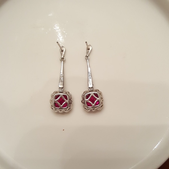 Silver and pink stone earrings - Picture 4 of 5